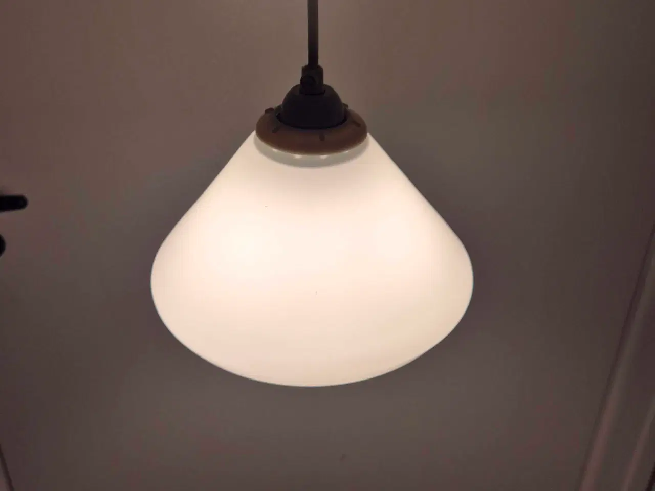 Billede 5 - Perfekte retrolamper i hvidt opalglas 