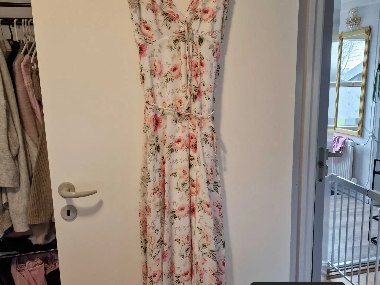 Billede 5 - Kjoler, nederdel og bluser sælges