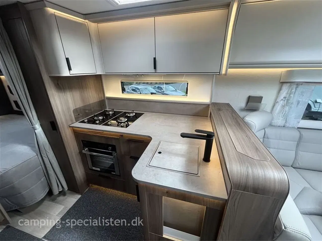 Billede 6 - 2025 - Kabe Royal 600 CXL/KS   Kabe Royal 600 CXL KS 2025 - Tages hjem på bestilling - Camping-Specialisten.dk