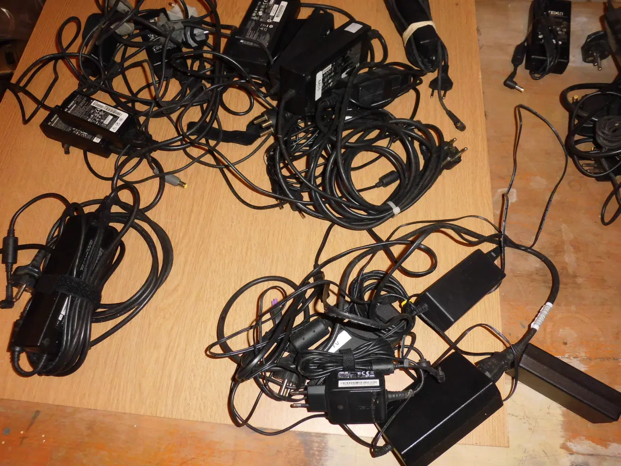 Billede 2 - Diverse brugte strømforsyninger for bærbar pc