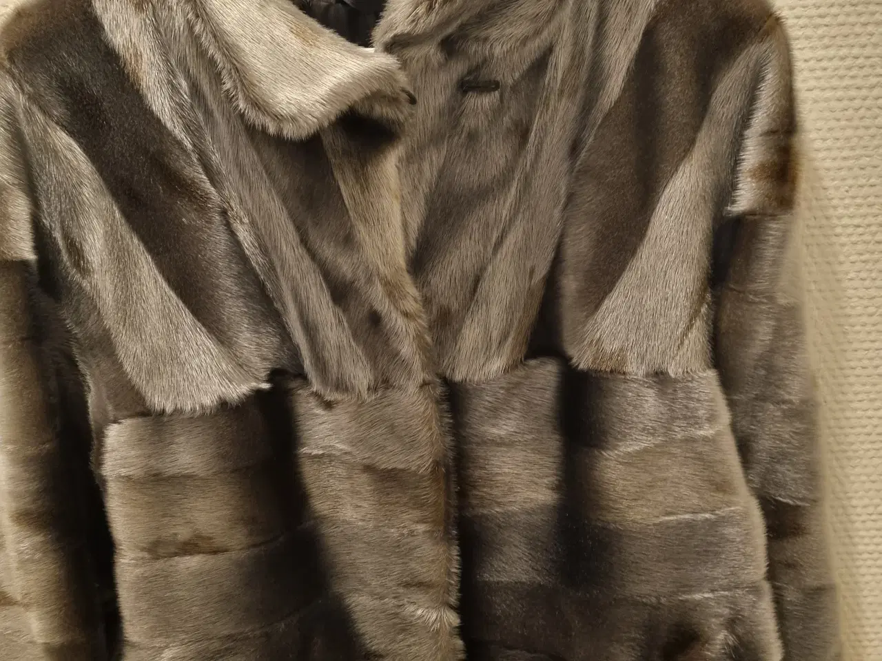 Billede 4 - Sælpels jakke størrelse 38