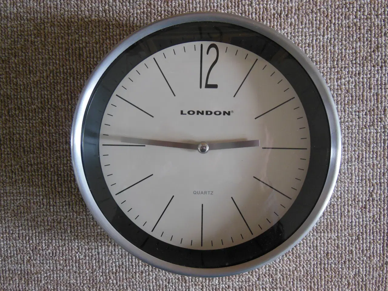 Billede 1 - London Quartz ur, til væggen