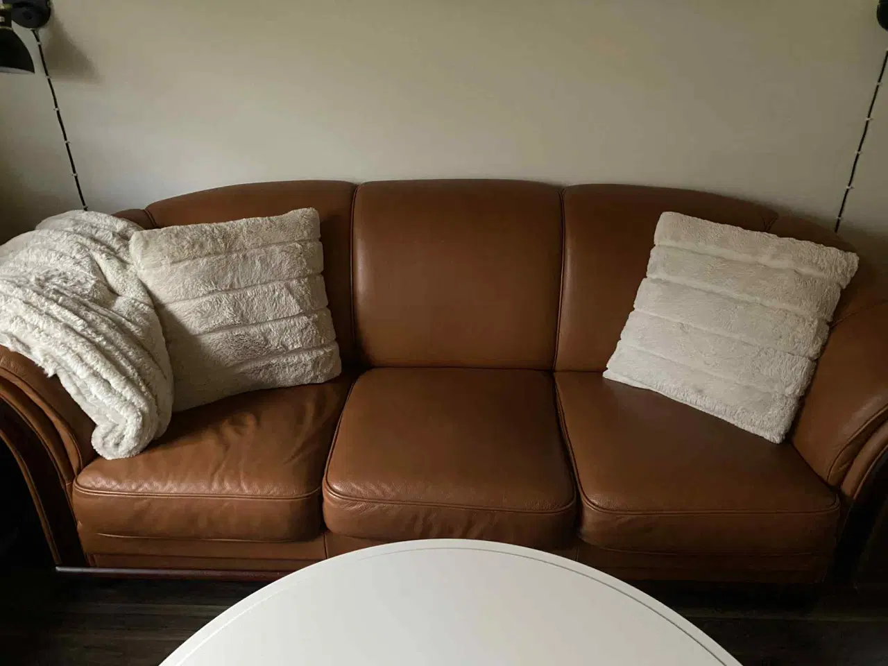 Billede 3 - Håndlavet ægte læder sofa og to stole