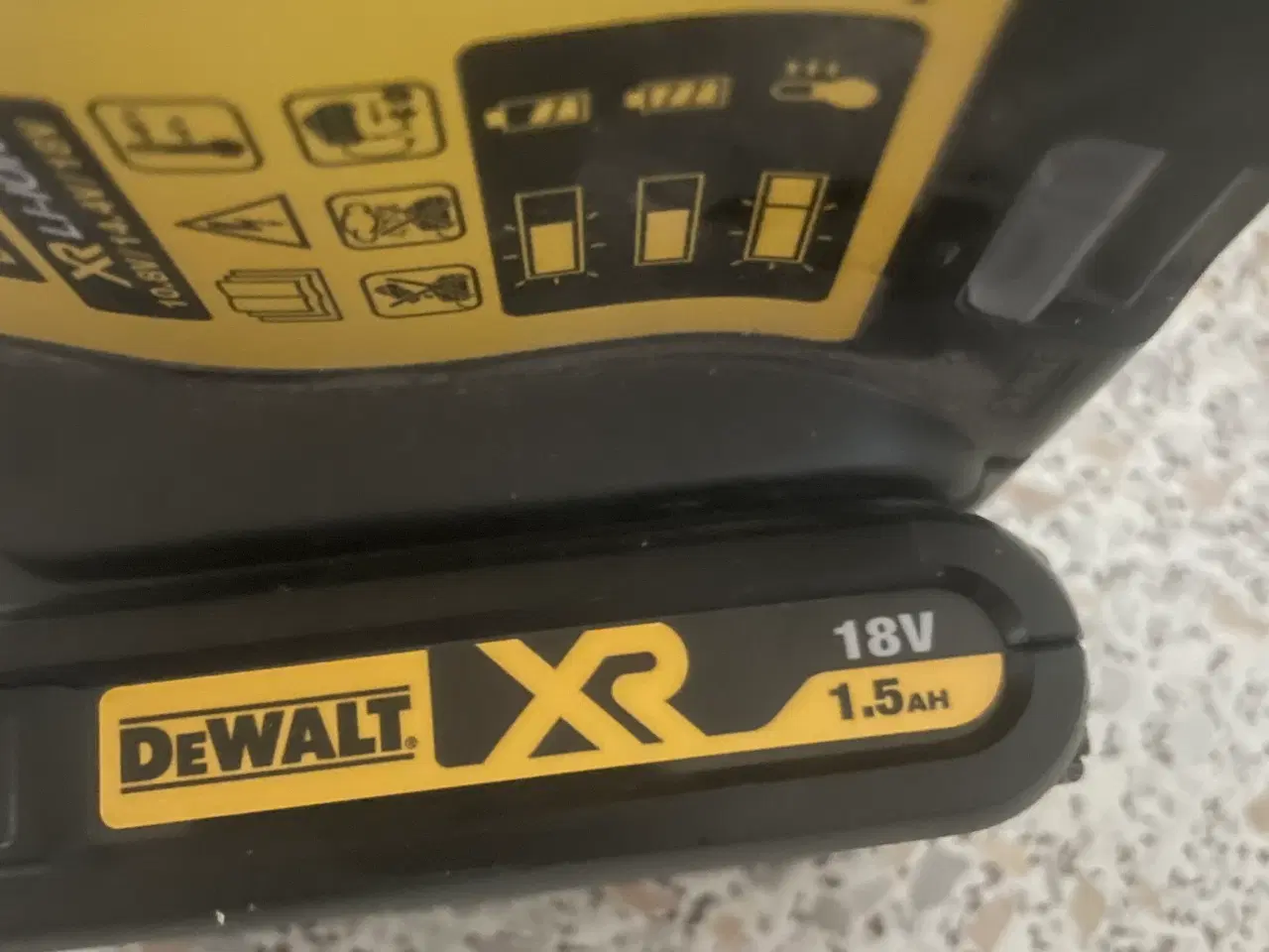 Billede 1 - Dewalt lader 2 batterier