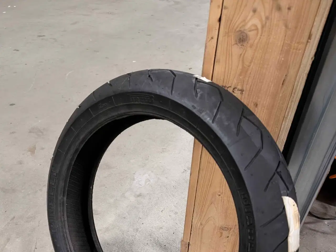 Billede 1 - Købes mc dæk 17 tommer