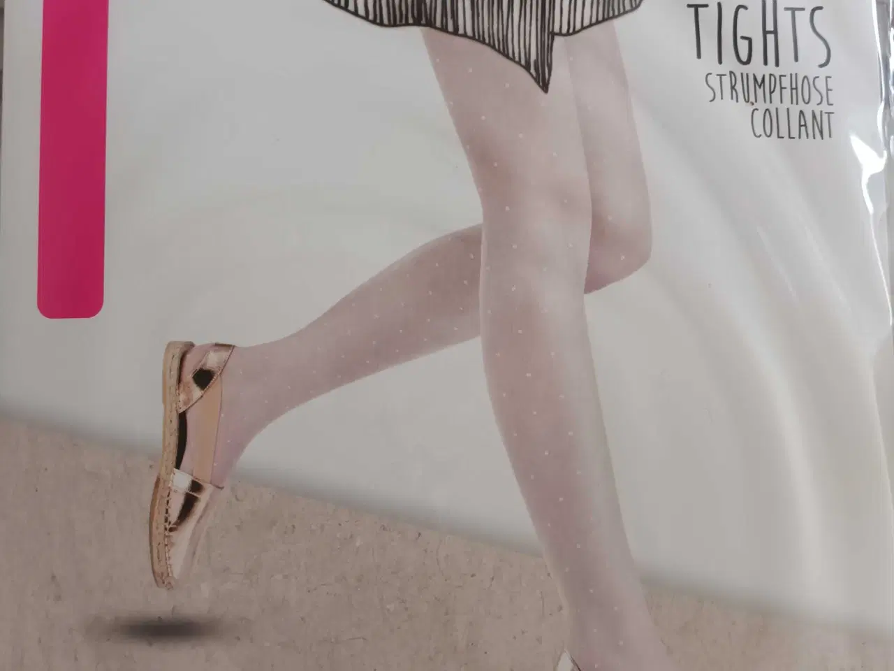 Billede 1 - Hvide Nylonstrømper med hvide prikker