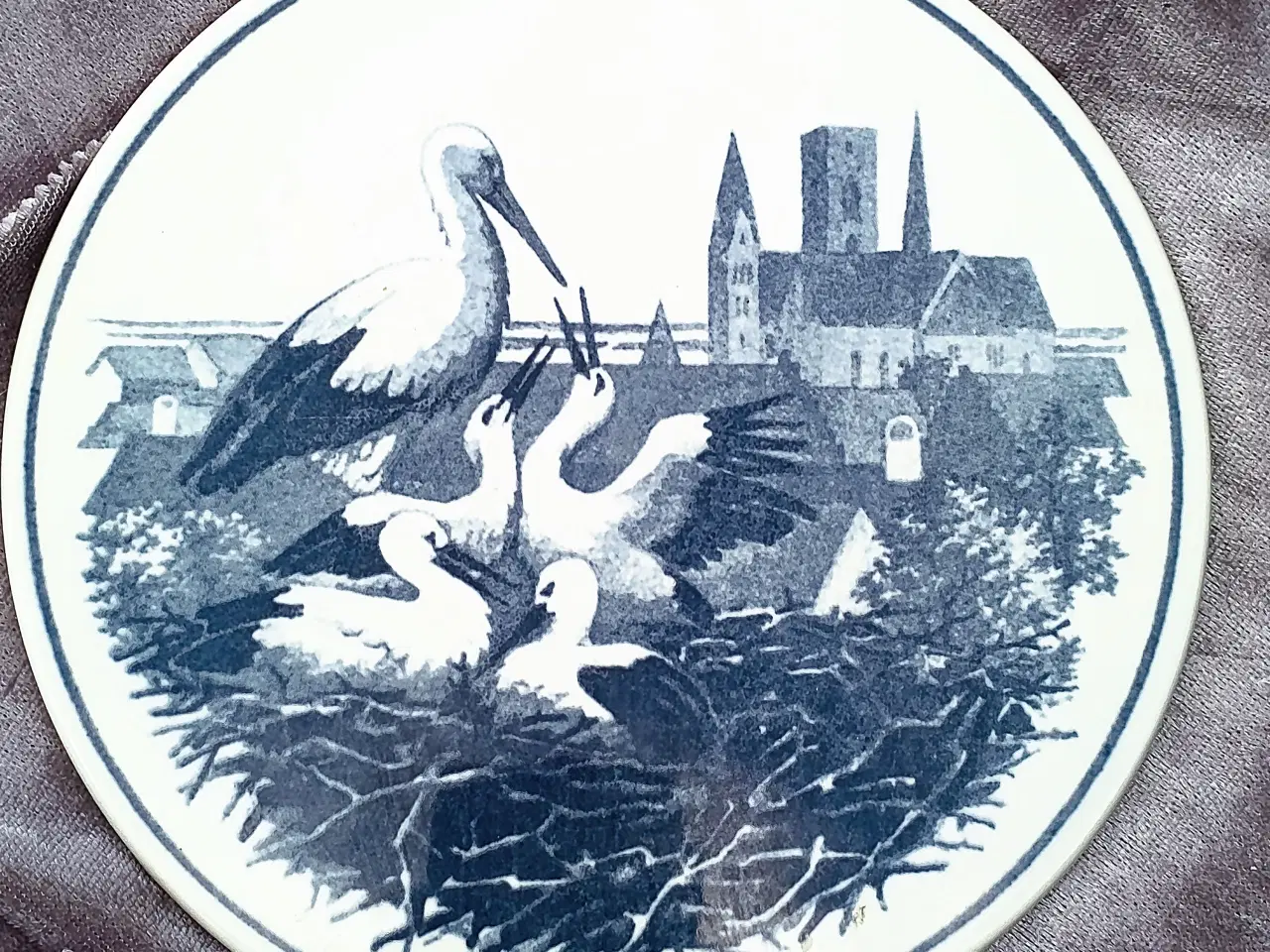 Billede 2 - Royal Copenhagen Fajance vægplade med storkerede