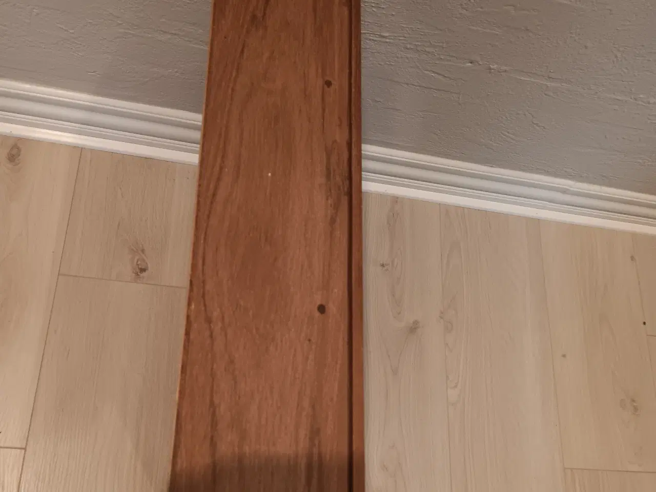 Billede 3 - Hylde-skab i teaktræ