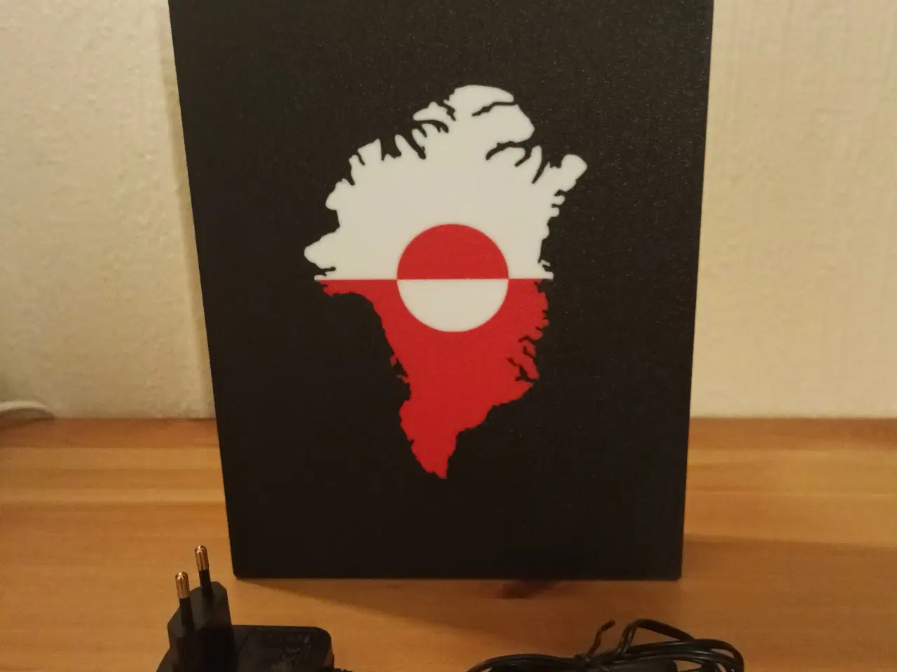 Billede 2 - LED Lampe med Logo Sort / Rød / Hvid / Brun