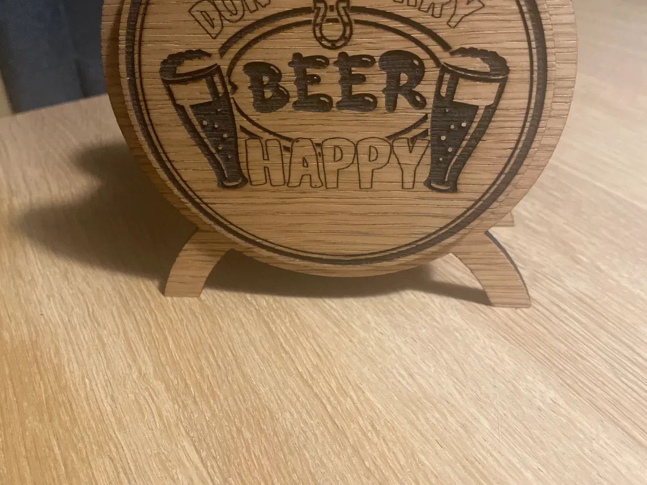 Billede 1 - Holdere med øl, vin og kaffe lasters i træ