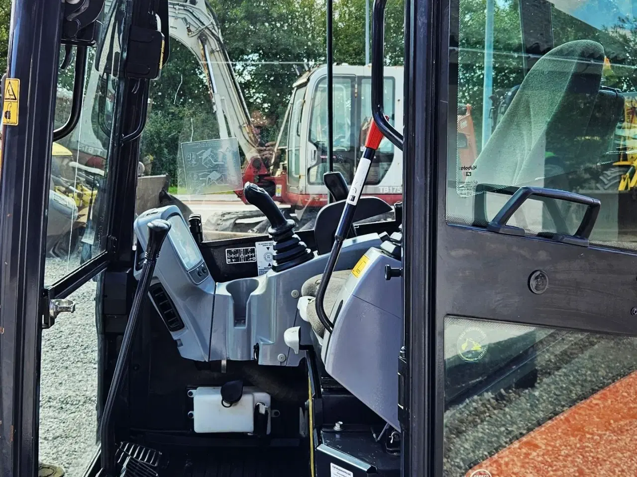 Billede 14 - Kubota U 27-4 / powertilt / skovlsæt / 3800 timer