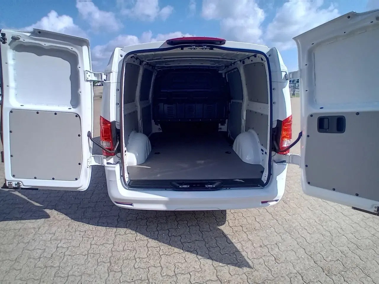 Billede 4 - Mercedes eVito 112  A2 Kassevogn