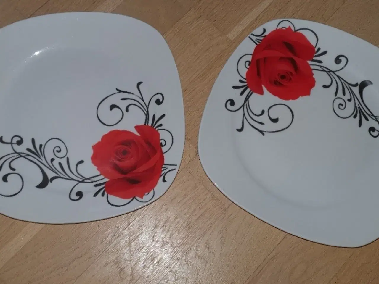 Billede 1 - Tallerkener			