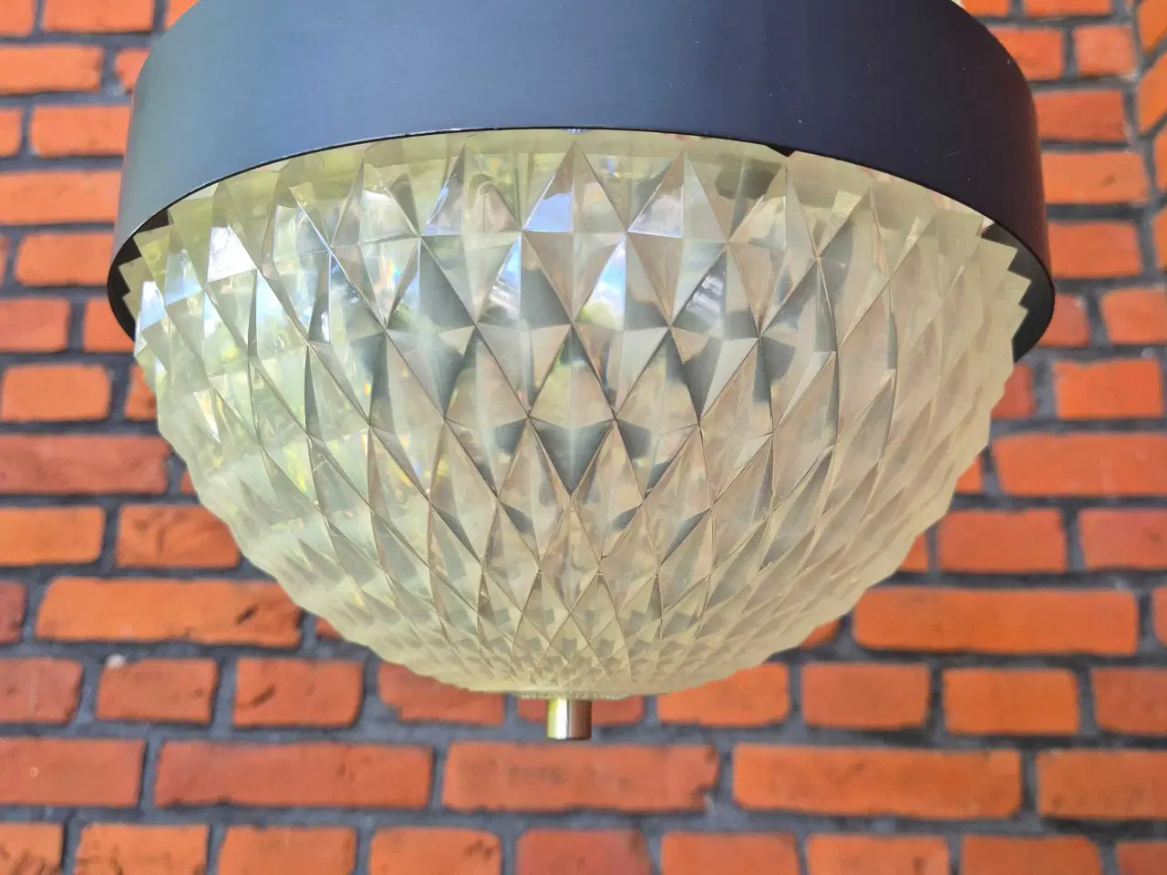 Billede 4 - Sjælden kuglelampe i plast med mavebælte i metal