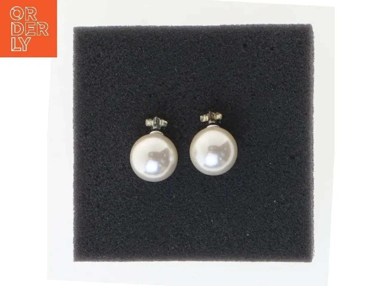 Billede 3 - Perleøreringe med sten (str. 2 cm)