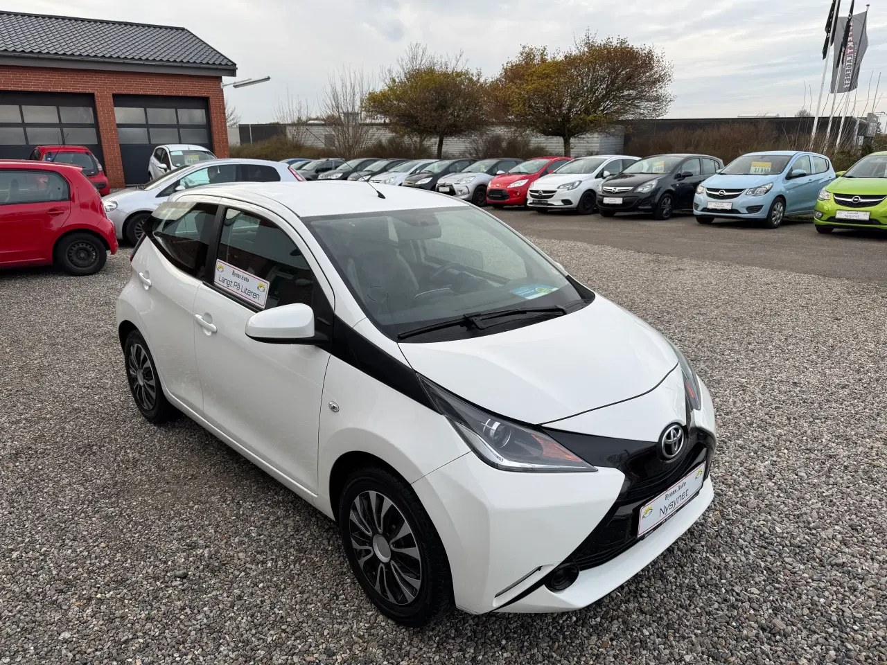 Billede 5 - Toyota Aygo Xplay Nysyn meget økonomisk