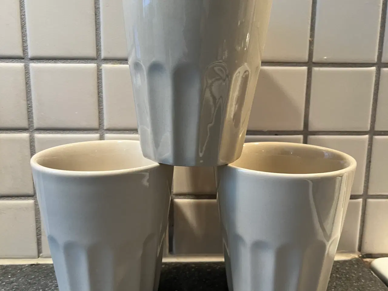 Billede 1 - 3 flotte krus i farven Latte