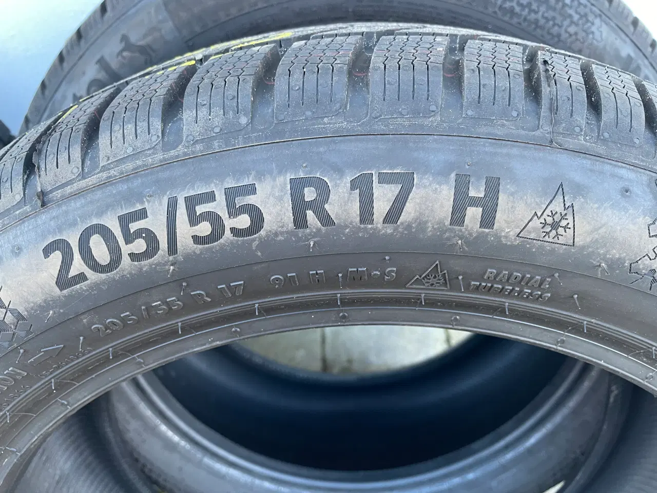 Billede 2 - Næsten nye vinterdæk sælges