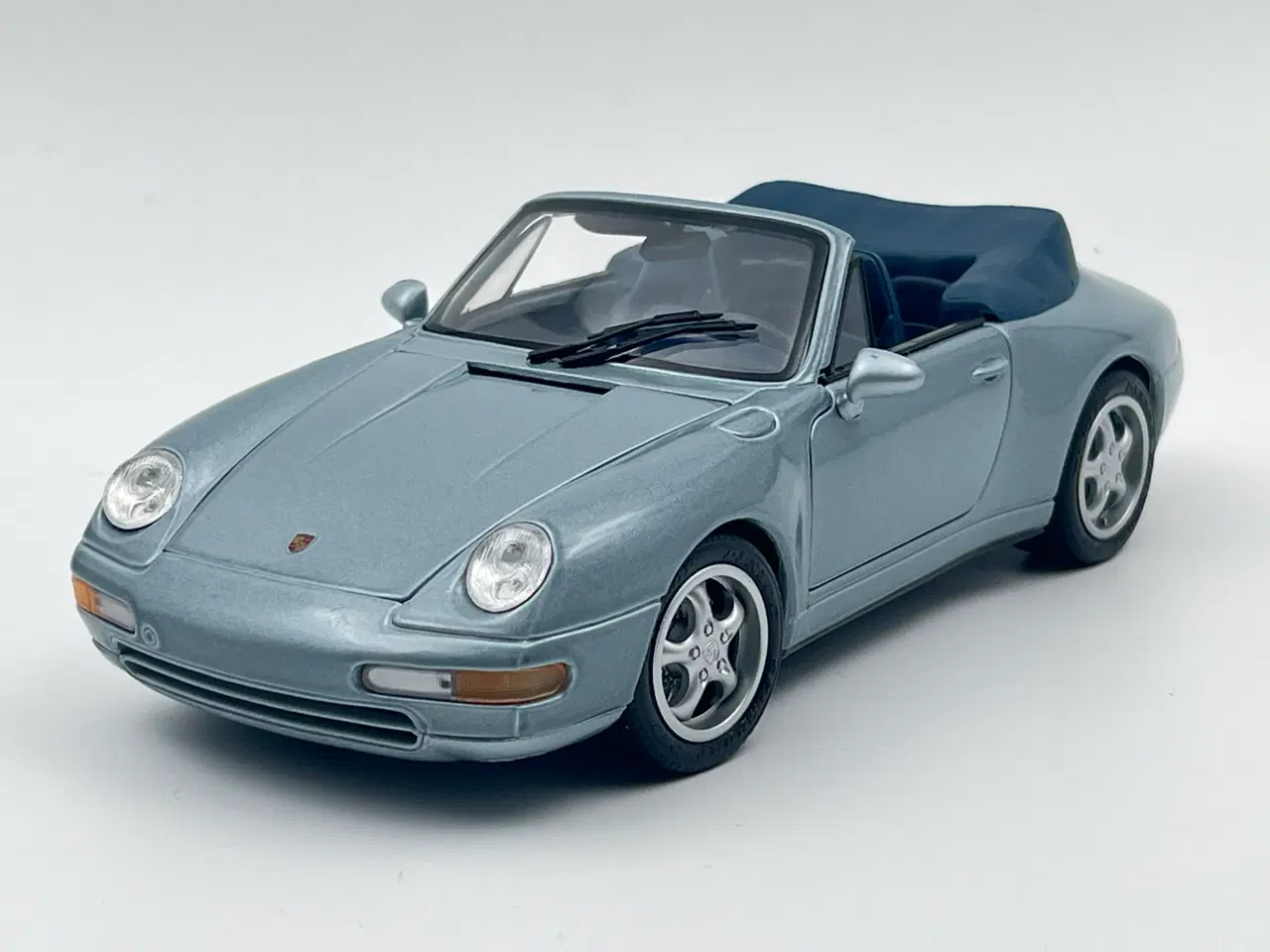 Billede 2 - 1994 Porsche 911 Carrera / 993 Cabriolet - 1:18 