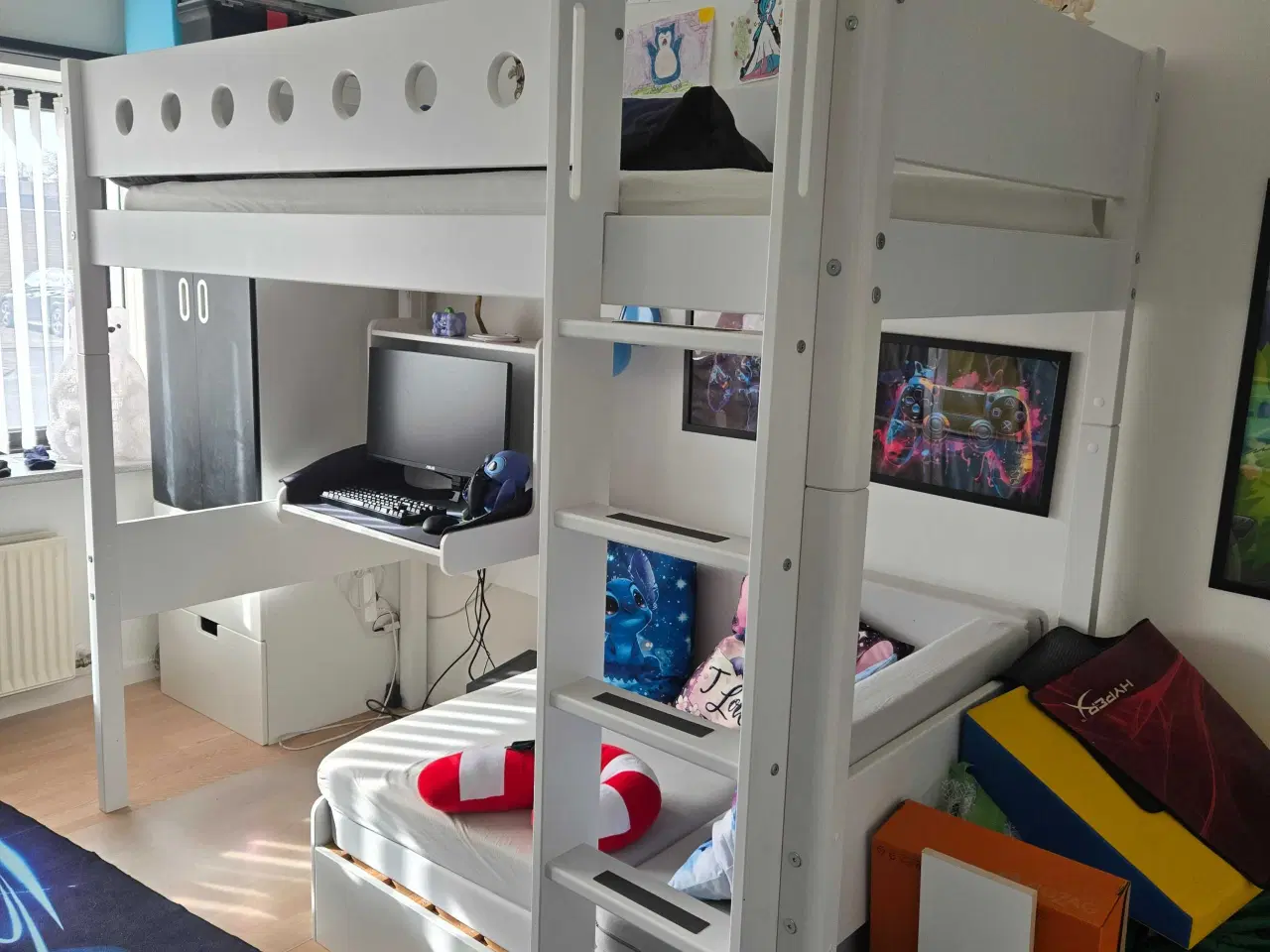 Billede 1 - Flexa højseng med alt til