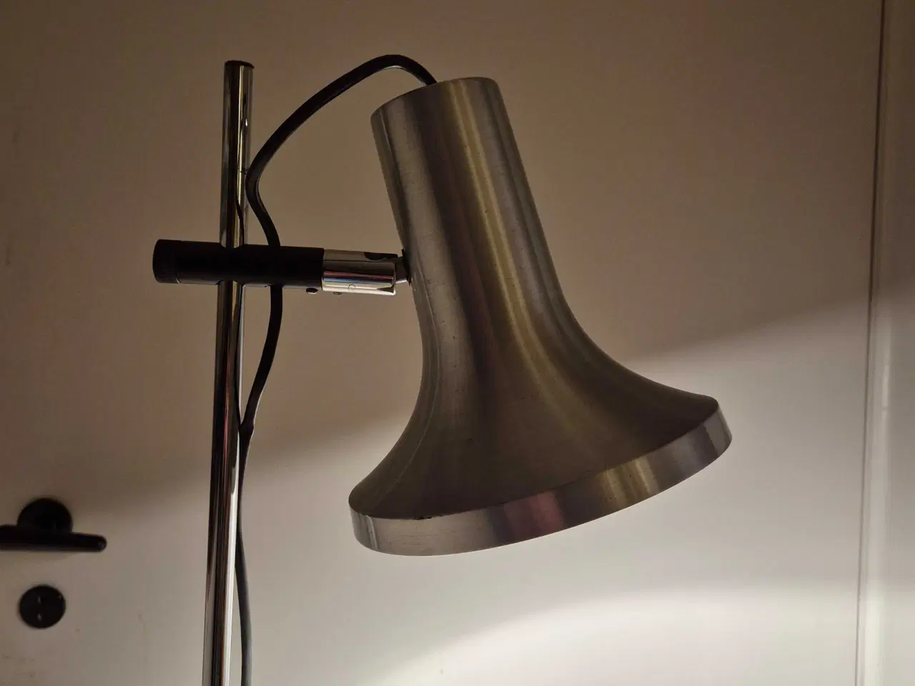 Billede 4 - Retro gulvlampe med elegant skærm