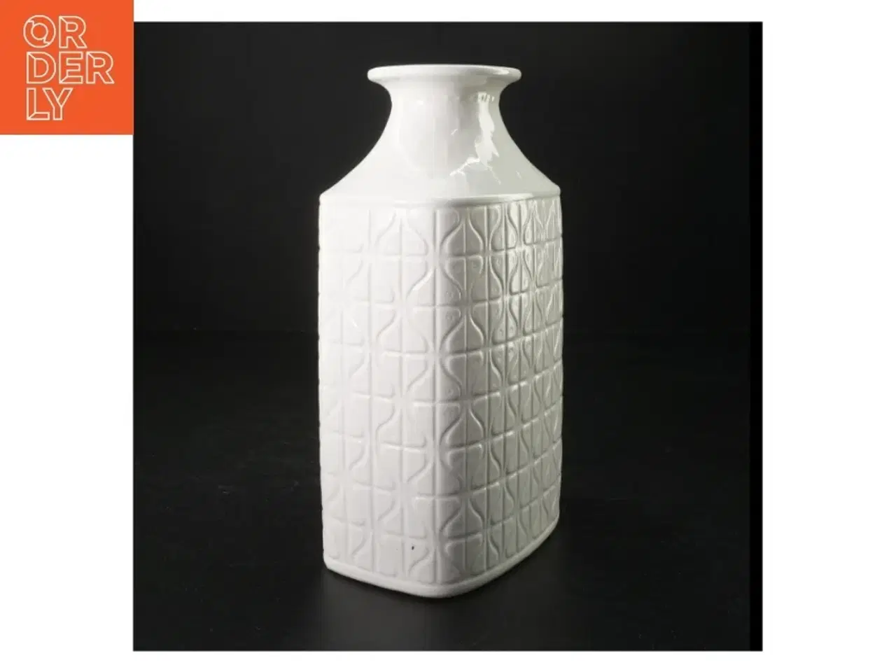 Billede 2 - Hvid porcelænsvase fra Rrstrand (str. 23 cm lang. 13 x 8 cm)