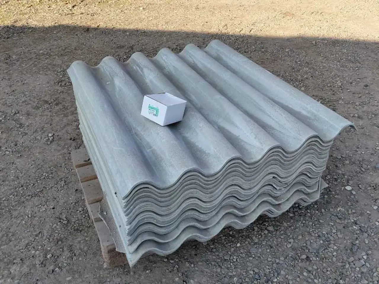 Billede 1 - Tagplader og skruer 