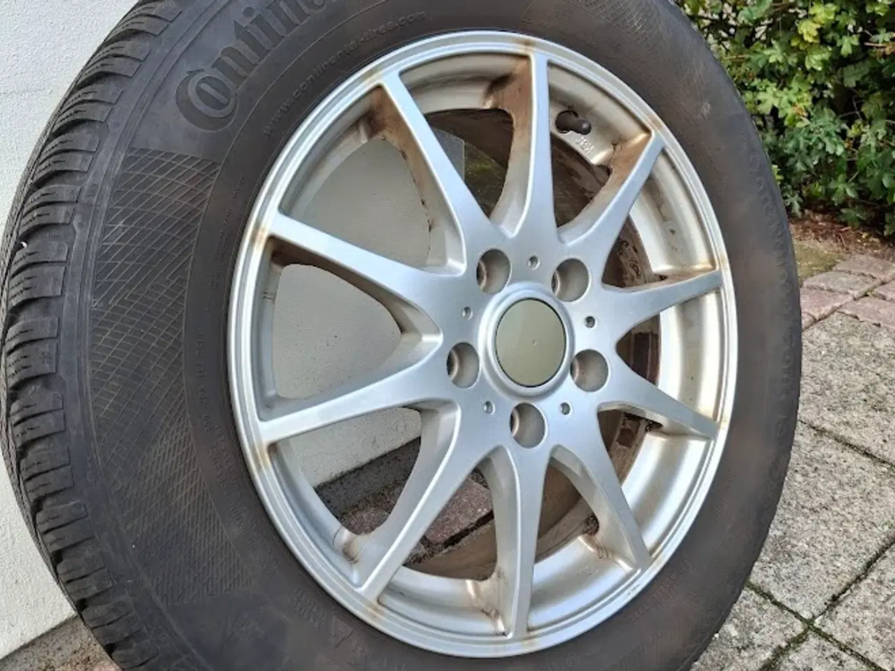 Billede 1 - 4 gode vinterdæk på 15" alufælge 