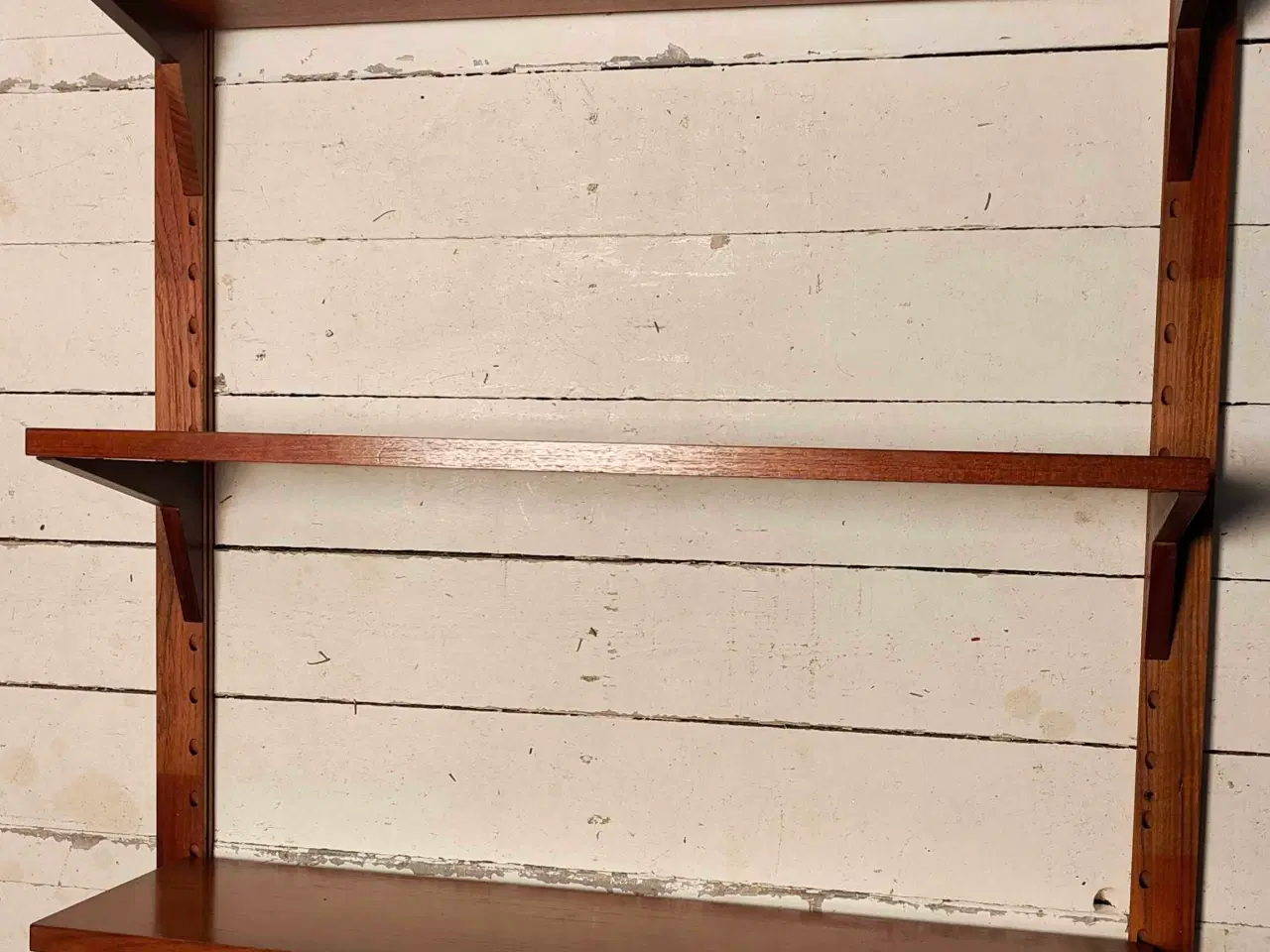 Billede 1 - Flot vægreol i teaktræ med tre hylder