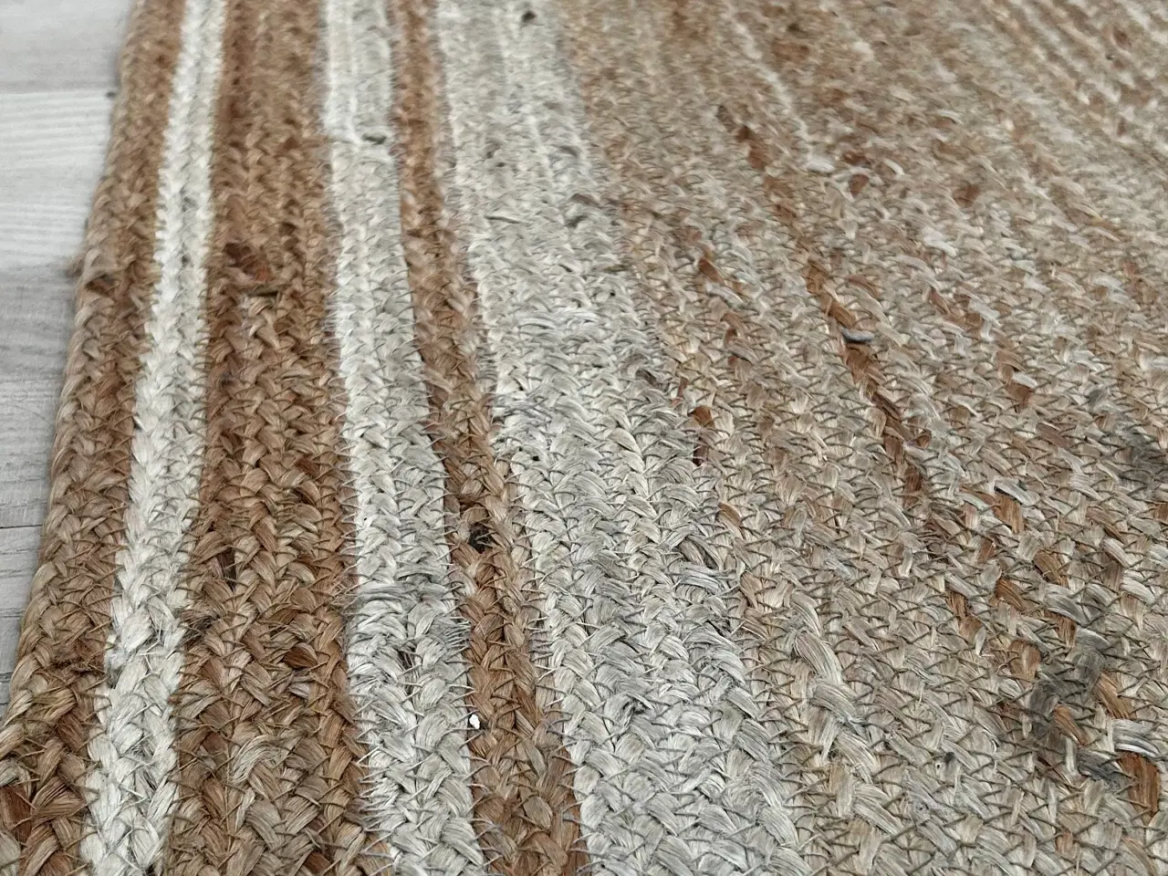 Billede 3 - White/brown rug