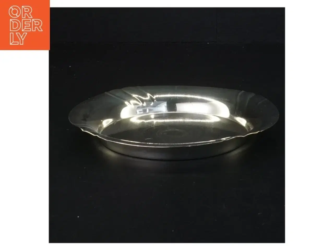 Billede 1 - Sølvfarvet metalbakke (str. 17 x 2 cm)