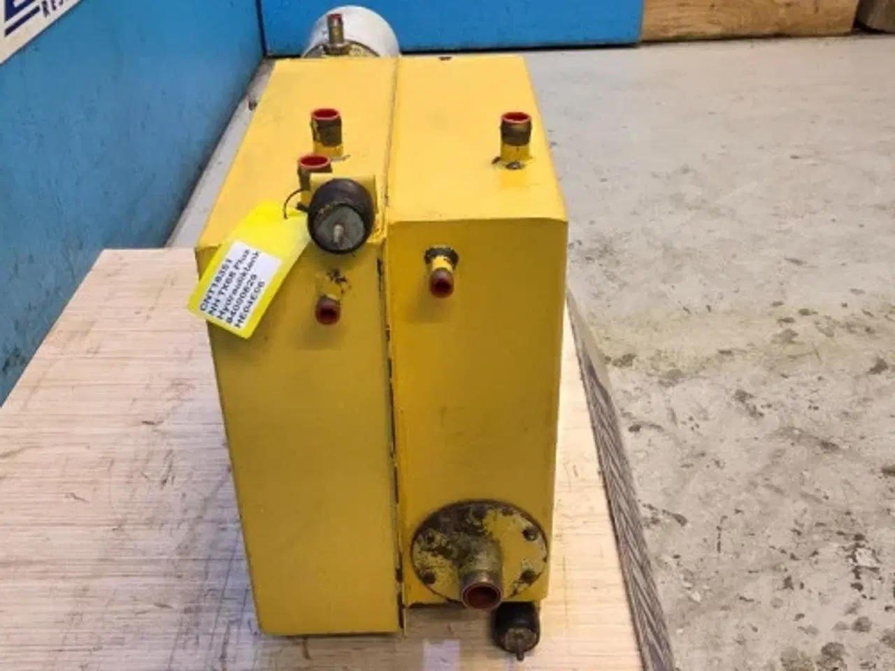 Billede 10 - New  Holland TX68 Hydrauliktank 84000629