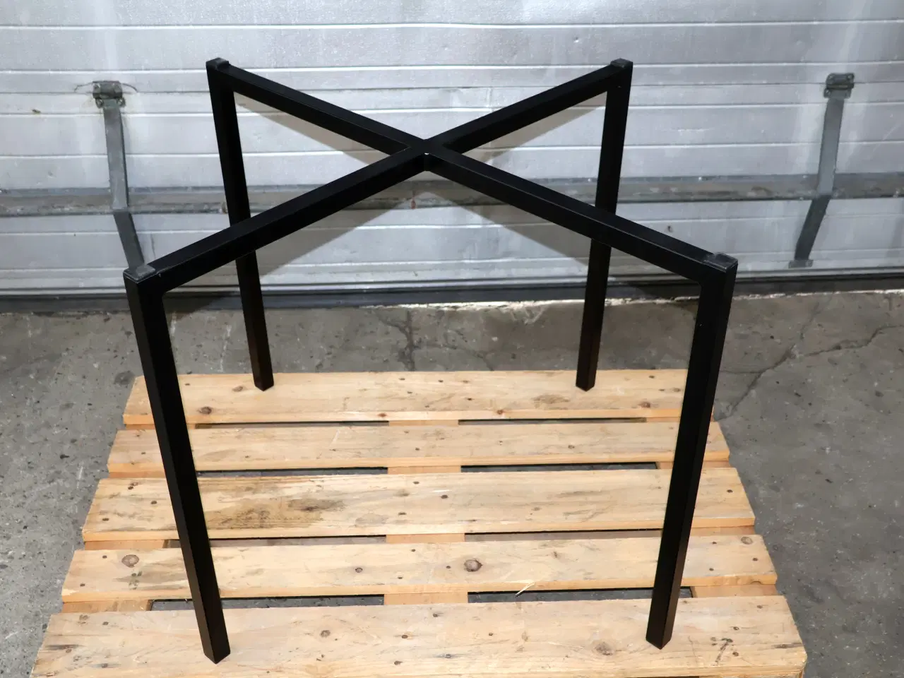 Billede 3 - 10 Stk Scene/bordbukke mål 102*102cm H 70cm, sort 