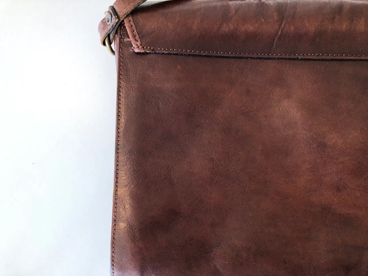 Billede 9 - Brun læder skuldertaske "Creation Gabrielle"