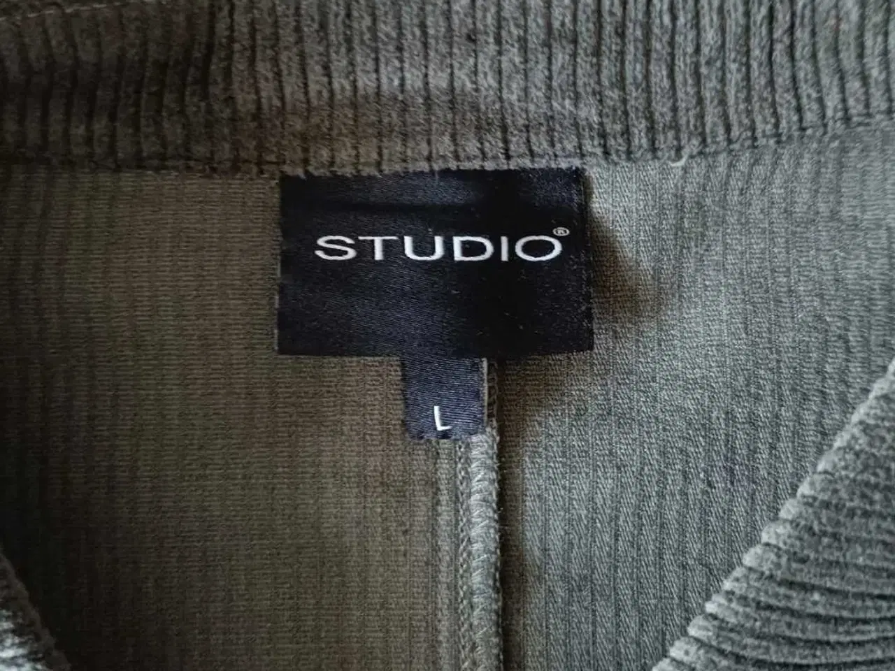 Billede 3 - Fløjls skjorte fra Studio