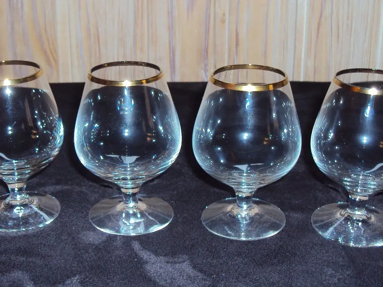 Billede 1 - 4 cognac glas med guld kant