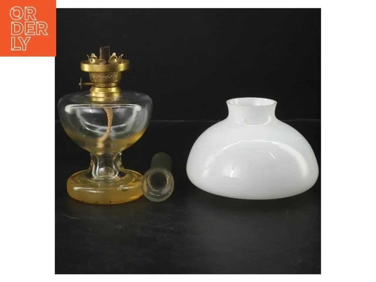 Billede 2 - Parafinlampe med glas (str. 24 cm)