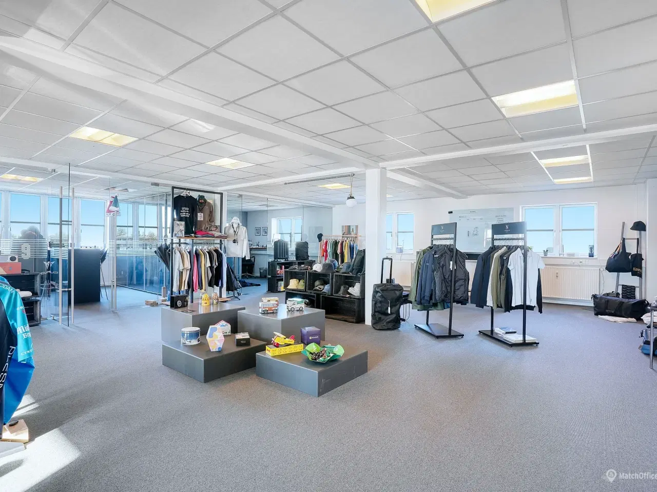 Billede 4 - Flotte kontorlokaler på 2. sal beliggende i gennemgribende istandsat erhvervspark