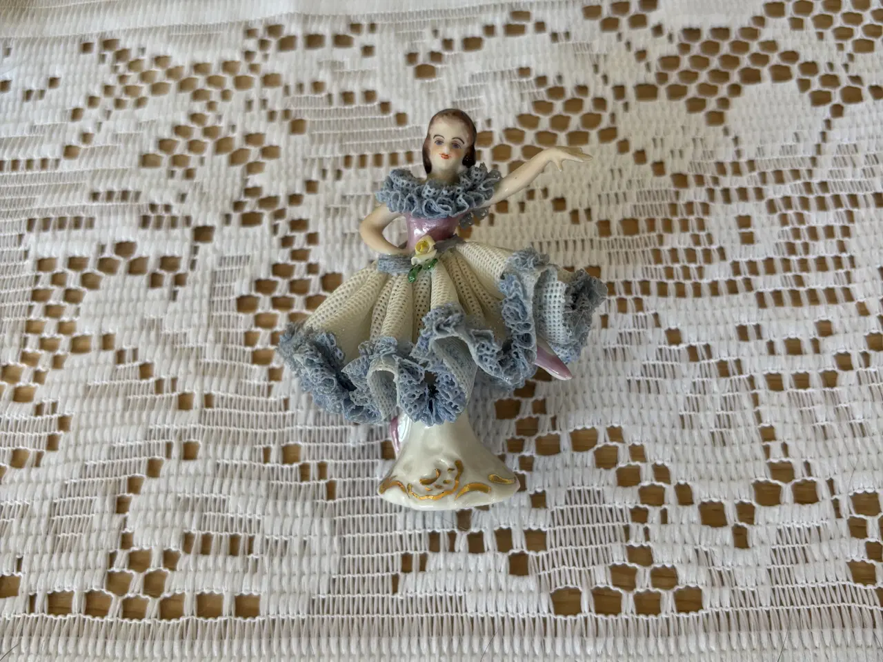 Billede 1 - Lille danse dame måler 6 cm