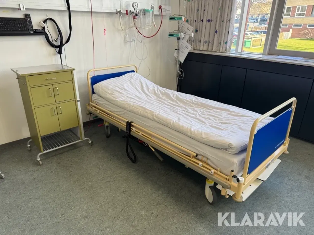 Billede 4 - Hospitalsseng med rullebord 7 styk