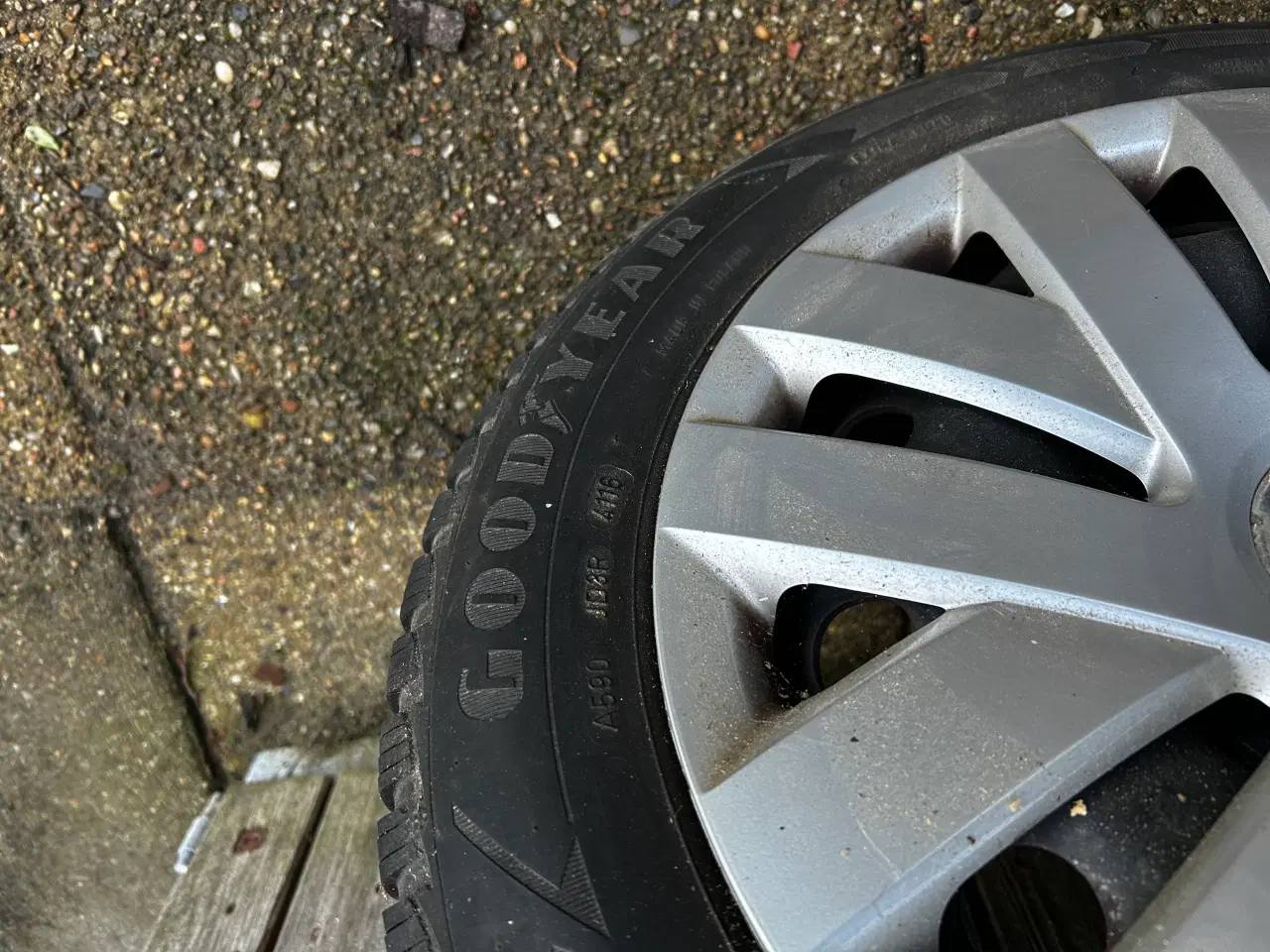 Billede 5 - Vinterdæk på fælge til VW Polo