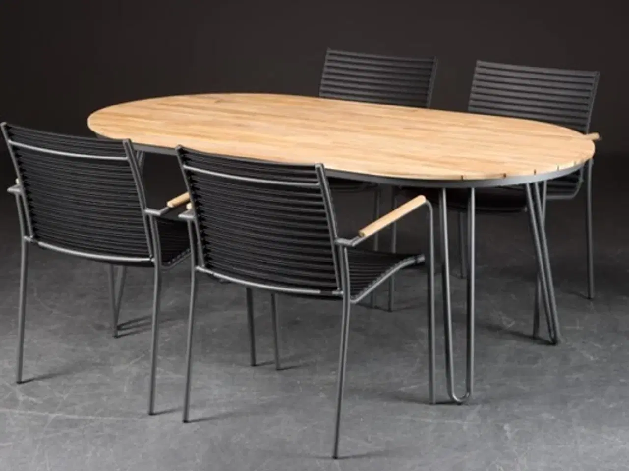 Billede 1 - Havebord samt fire havestole