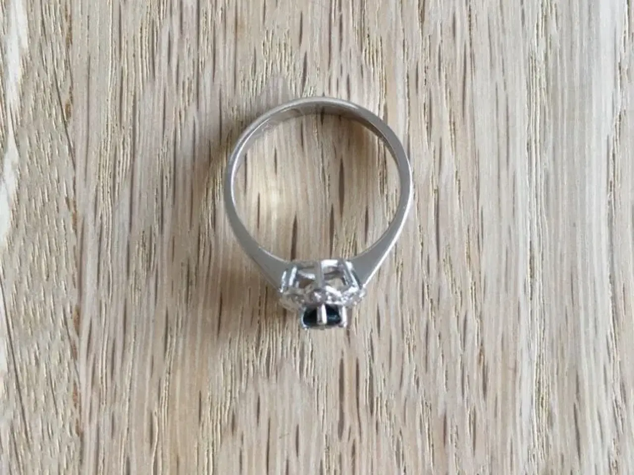 Billede 7 - Hvidguld ring med safir