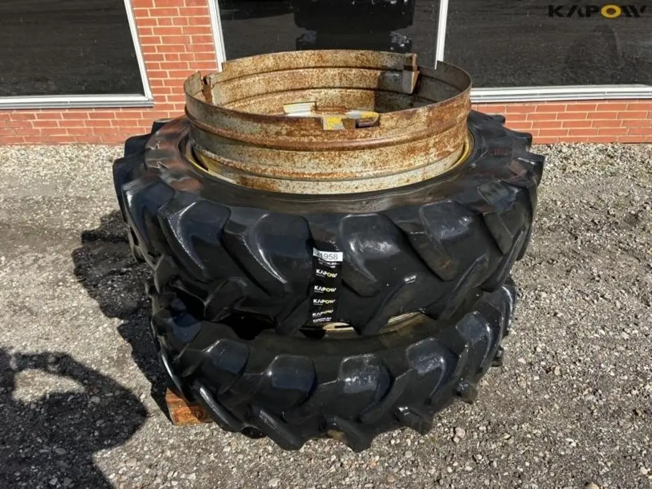 Billede 2 - Michelin 16,6- R38