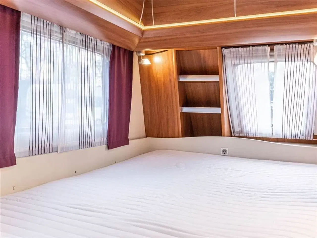 Billede 8 - 2013 - Hobby Excellent 460 UFe Lys og rummelig vogn med solceller og lav totalvægt