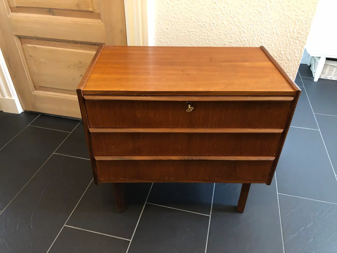 Billede 1 - Kommode i teak træ