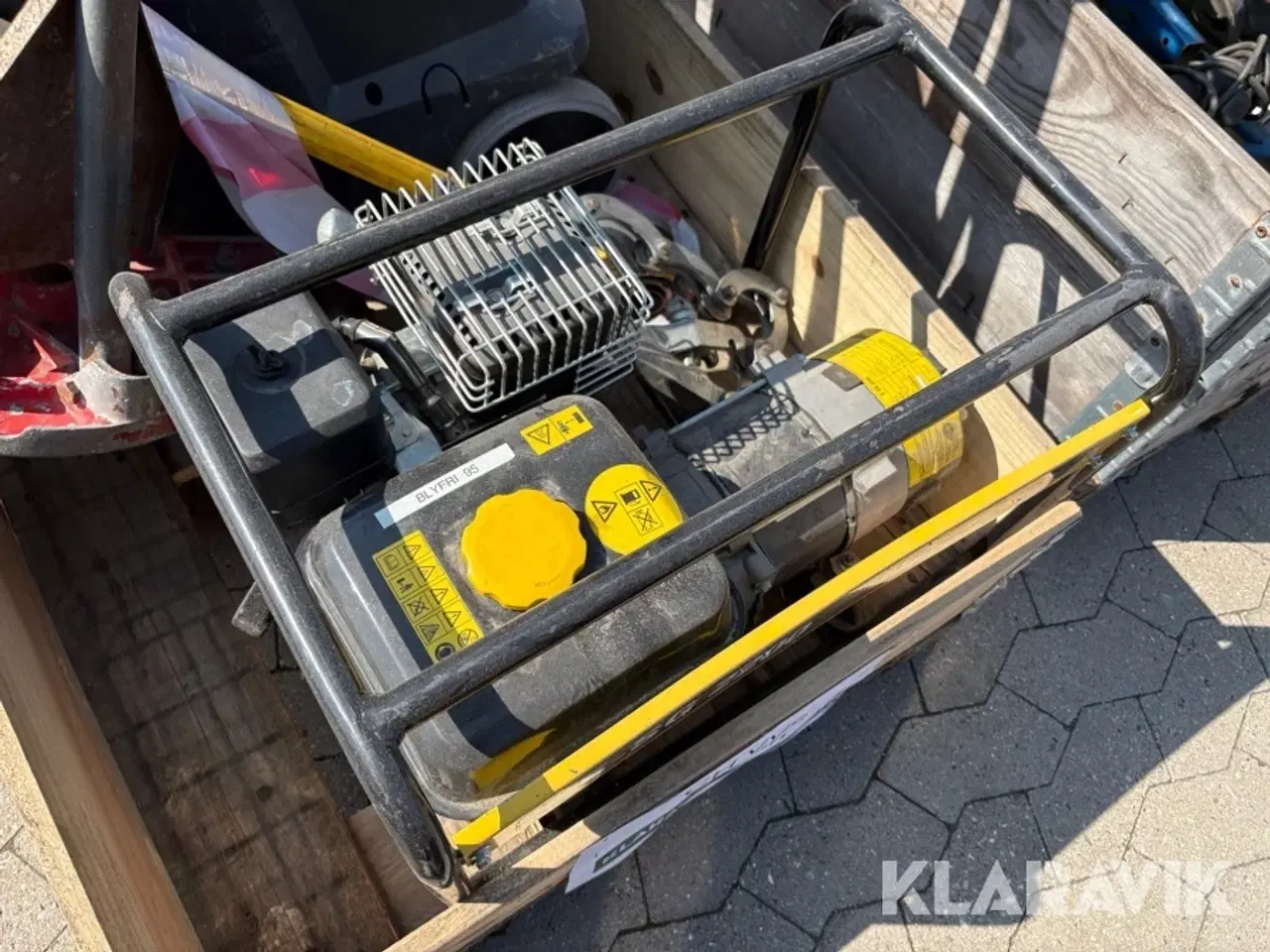 Billede 7 - Støvsuger, generator og vvs bord - 5 dele