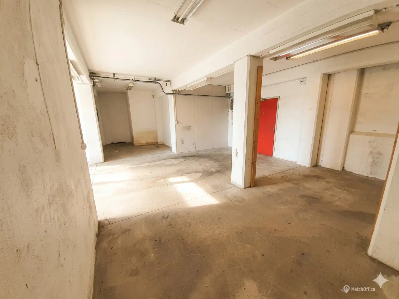 Billede 4 - Funktionelt erhvervslejemål med lager. kontor og egen port