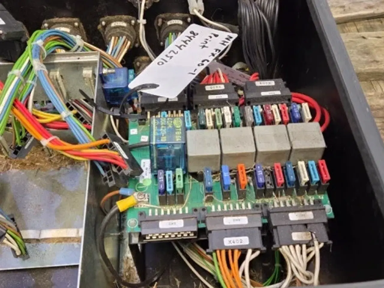 Billede 15 - New Holland FX60 Ledningsnet 84441375