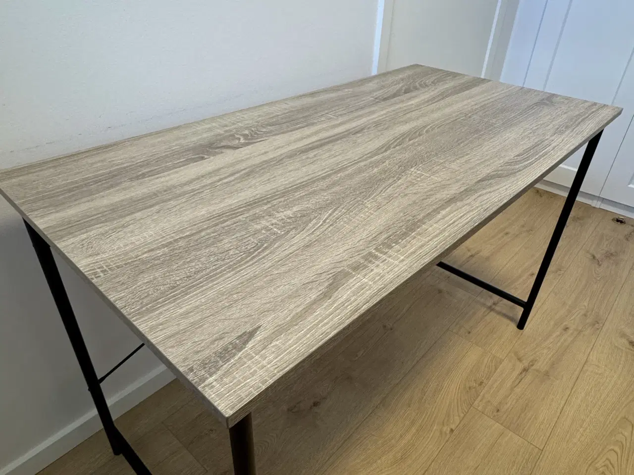 Billede 2 - Skrivebord fra Jysk